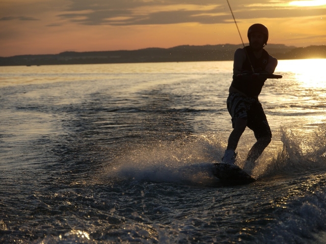 Disfruta de los atardeceres sobre la tabla